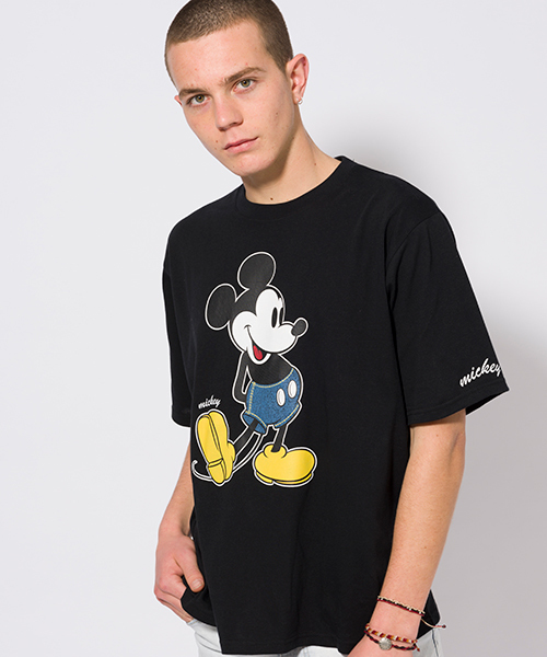 Disney（ディズニー）の「スタンディングミッキーＴシャツ（Tシャツ/カットソー・レディース・ホワイト/ブラック・LL/M/L）」の16枚目の写真