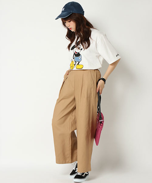 Disney（ディズニー）の「スタンディングミッキーＴシャツ（Tシャツ/カットソー・レディース・ホワイト/ブラック・LL/M/L）」の7枚目の写真
