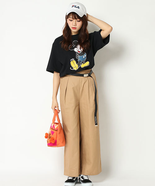 Disney（ディズニー）の「スタンディングミッキーＴシャツ（Tシャツ/カットソー・レディース・ホワイト/ブラック・LL/M/L）」の10枚目の写真