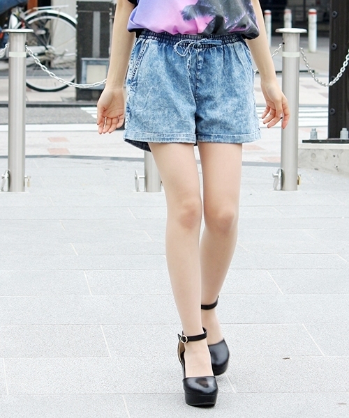 WEGO(ウィゴー)の「WEGO/ケミカルデニムショーツ(デニムパンツ・レディース・ライトパープル/ライム/ブルー/ブラック/ホワイト・FREE)」の20枚目の写真