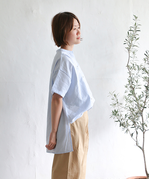 LBC（エルビーシー）の「綿麻バンドカラー半袖シャツ（シャツ/ブラウス・レディース・ホワイト/ブラック/ライトブルー・M/L）」の3枚目の写真