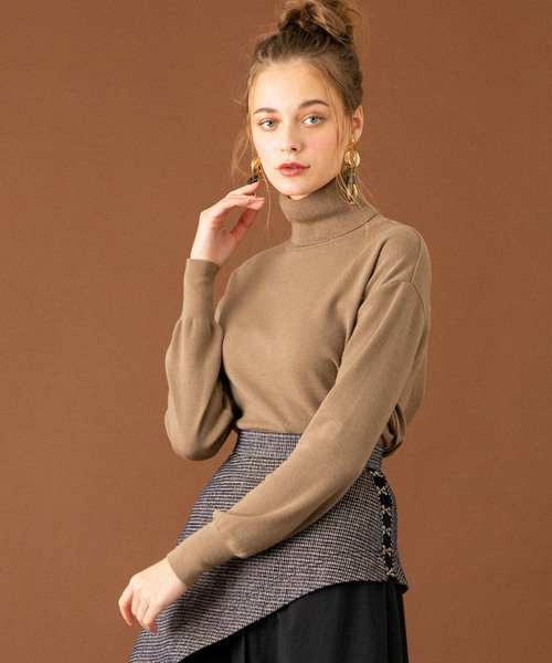 UNITED TOKYO（ユナイテッドトウキョウ）の「18Gタートルネックニット（ニット/セーター・レディース・ブラック/ベージュ/パープル/アイボリー/ワインレッド・1）」の4枚目の写真