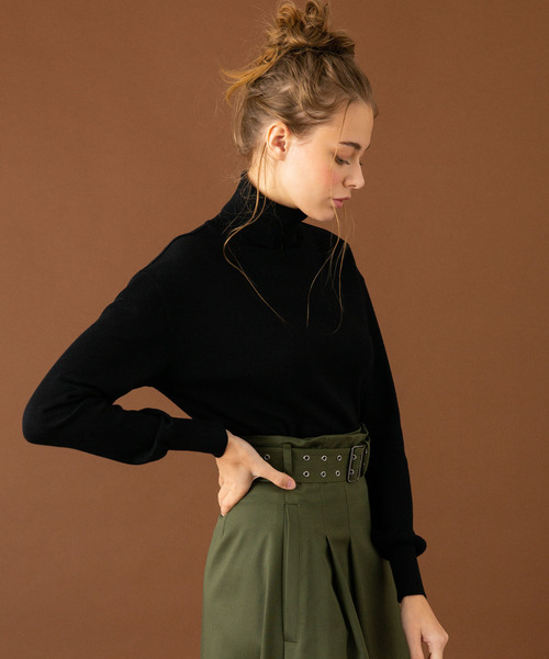 UNITED TOKYO（ユナイテッドトウキョウ）の「18Gタートルネックニット（ニット/セーター・レディース・ブラック/ベージュ/パープル/アイボリー/ワインレッド・1）」の3枚目の写真