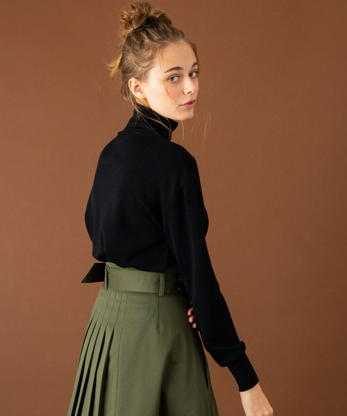 UNITED TOKYO（ユナイテッドトウキョウ）の「18Gタートルネックニット（ニット/セーター・レディース・ブラック/ベージュ/パープル/アイボリー/ワインレッド・1）」の9枚目の写真