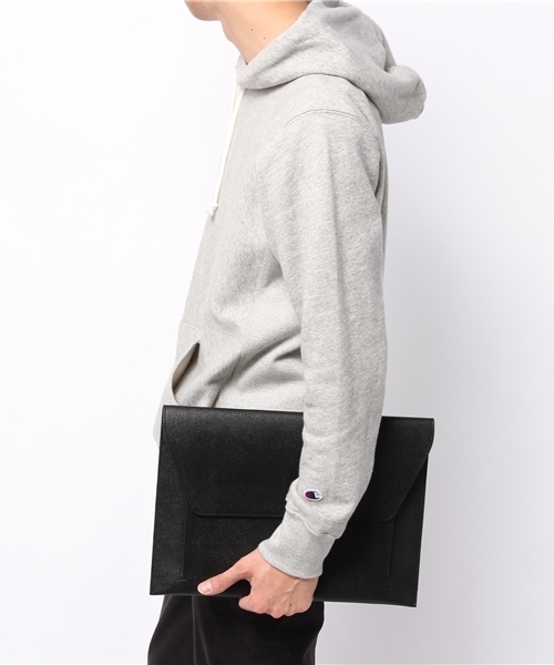 WHO'S WHO gallery（フーズフーギャラリー）の「【TABLE TALK】WELDER CLUTCH（クラッチバッグ・メンズ・ベージュ/ネイビー/ブラック・FREE）」の18枚目の写真