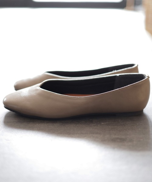 SESTO（セスト）の「スクエアトゥフラットシューズVカットバブーシュパンプス（パンプス・レディース・ブラック/ベージュ/シルバー/キャメル/レオパード/グレイッシュベージュ/パイソン/ブラウン/アイボリー/ブラック系その他/ゼブラ・22.0cm/22.5cm/23.0cm/23.5cm/24.0cm/24.5cm/25.5cm）」の18枚目の写真