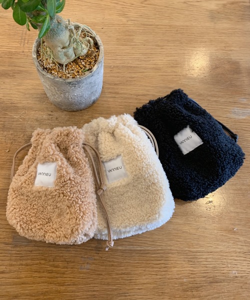 VANNIE U（ヴァニーユー）の「VANNIE U ボア巾着BAG（ショルダーバッグ・レディース・ブラック/ベージュ/ナチュラル・FREE）」の13枚目の写真