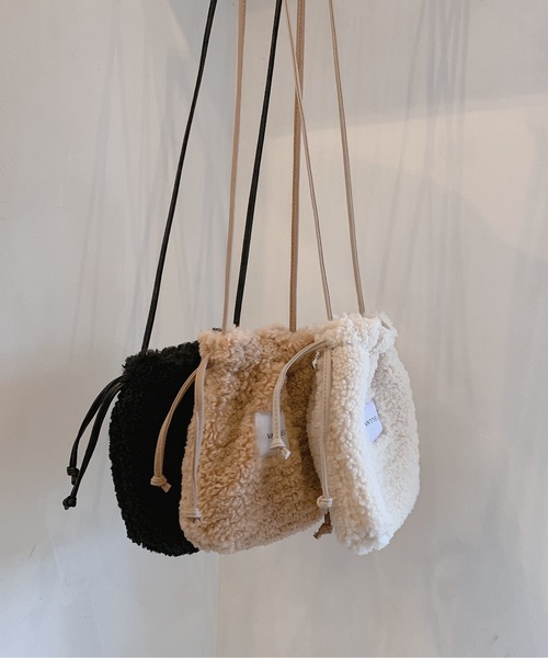 VANNIE U（ヴァニーユー）の「VANNIE U ボア巾着BAG（ショルダーバッグ・レディース・ブラック/ベージュ/ナチュラル・FREE）」の12枚目の写真