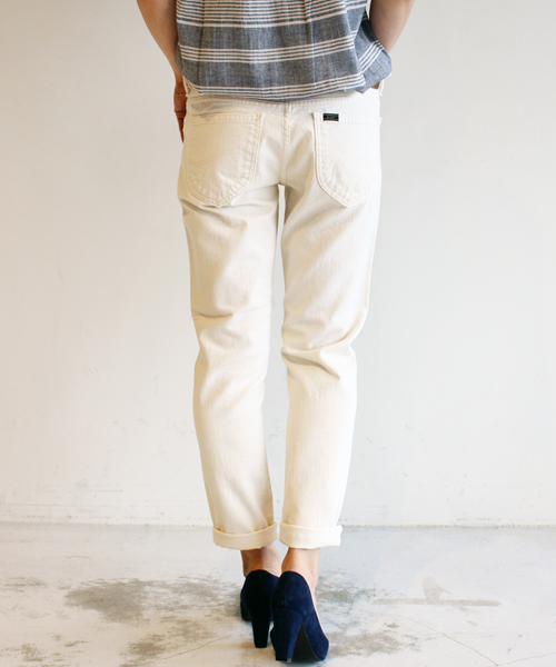 BEAUTY&YOUTH UNITED ARROWS（ビューティーアンドユースユナイテッドアローズ）の「BYBC ∵LEE別注 アンクルスキニーカラーパンツ ◆（その他パンツ・レディース・ホワイト/ネイビー・MEDIUM/SMALL）」の5枚目の写真