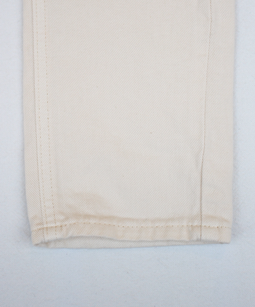 BEAUTY&YOUTH UNITED ARROWS（ビューティーアンドユースユナイテッドアローズ）の「BYBC ∵LEE別注 アンクルスキニーカラーパンツ ◆（その他パンツ・レディース・ホワイト/ネイビー・MEDIUM/SMALL）」の9枚目の写真