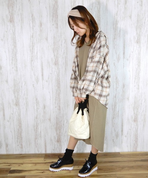 minia（ミニア）の「コーデュロイターバン　[ minia ]　≪2019AW新作≫（ヘアバンド・レディース・モカ/イエロー/アイボリー/グレー/カーキ/ブラック/ネイビー・FREE）」の20枚目の写真