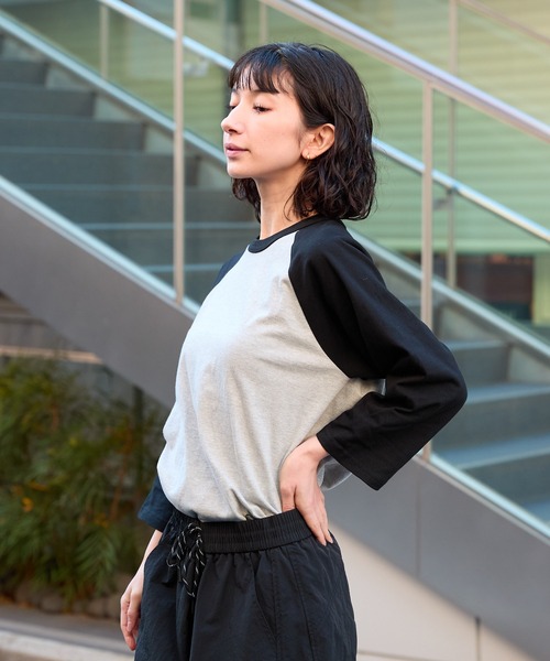 United Athle（ユナイテッドアスレ）の「【United Athle】5.6オンス ラグラン 3/4スリーブクルーネック Tシャツ 7分袖 バイカラー 2026年春夏（Tシャツ/カットソー・メンズ・ホワイト×ネイビー/ホワイト×ブラック/ブラック/ミックスグレー・M/L/XL/S）」の5枚目の写真