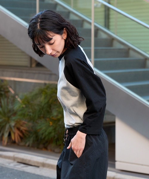 United Athle（ユナイテッドアスレ）の「【United Athle】5.6オンス ラグラン 3/4スリーブクルーネック Tシャツ 7分袖 バイカラー 2026年春夏（Tシャツ/カットソー・メンズ・ホワイト×ネイビー/ホワイト×ブラック/ブラック/ミックスグレー・M/L/XL/S）」の7枚目の写真