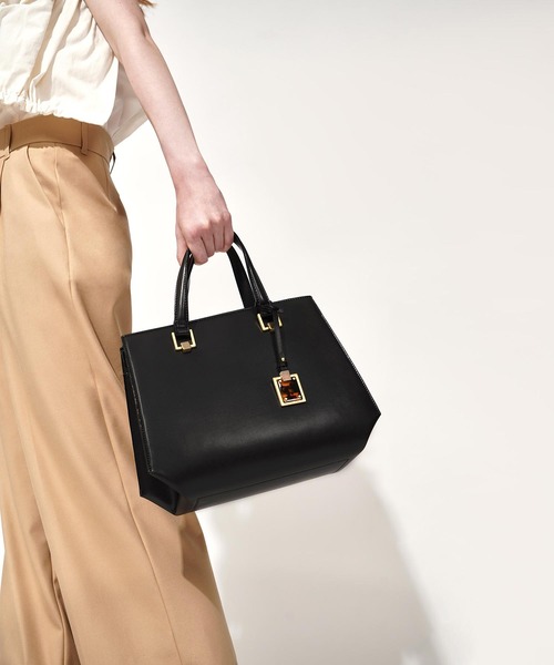 CHARLES & KEITH(チャールズ & キース)の「クラシック ストラクチャードハンドバッグ / Classic Structured Handbag(トートバッグ・レディース・ブラック/カーキ/イエロー/グリーン/クリーム・L)」の20枚目の写真