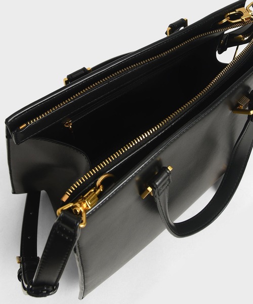 CHARLES & KEITH(チャールズ & キース)の「クラシック ストラクチャードハンドバッグ / Classic Structured Handbag(トートバッグ・レディース・ブラック/カーキ/イエロー/グリーン/クリーム・L)」の13枚目の写真