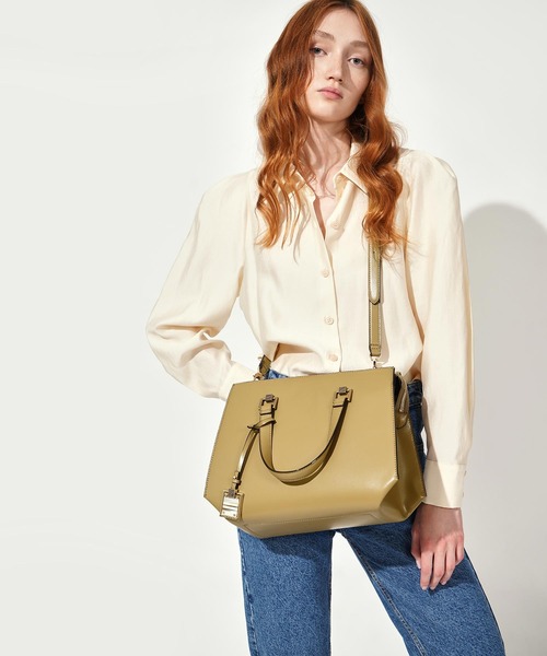 CHARLES & KEITH(チャールズ & キース)の「クラシック ストラクチャードハンドバッグ / Classic Structured Handbag(トートバッグ・レディース・ブラック/カーキ/イエロー/グリーン/クリーム・L)」の10枚目の写真