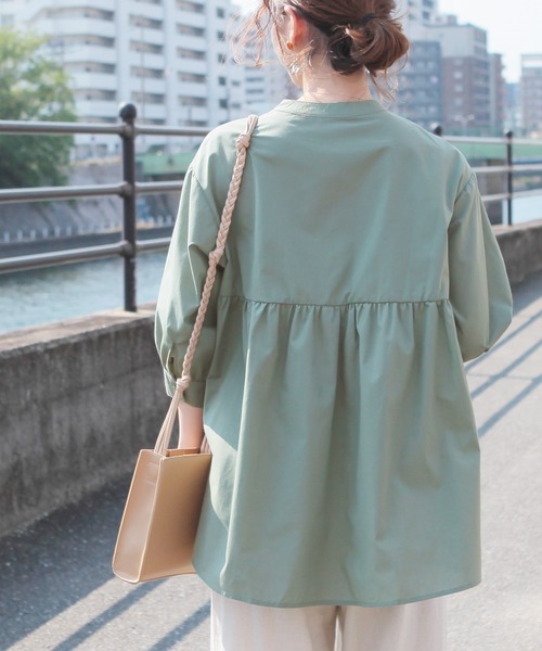 reca（レカ）の「バンドカラーボリューム袖ギャザーフレアシャツ（シャツ/ブラウス・レディース・グリーン系その他/オフホワイト/ブラック/ベージュ・L/M）」の12枚目の写真