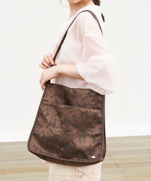 Chico（チコ）の「パイピングメッシュトートバッグ（トートバッグ・レディース・ベージュ/ブラウン/アイボリー/ブラック/ダークブラウン・FREE）」の4枚目の写真