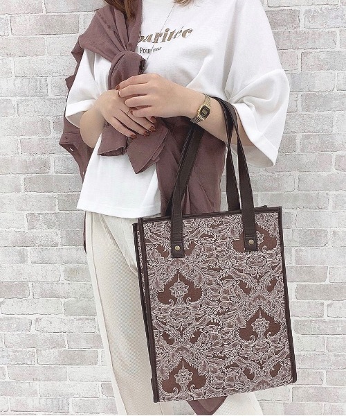 PairPair(ペアペア)の「ゴブラン柄トートバッグ(トートバッグ・レディース・オフホワイト/サックスブルー/モカ・FREE)」の2枚目の写真