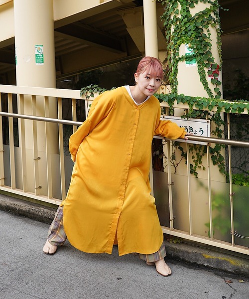 nimiru（ニミル）の「サテンワンピース（ワンピース・レディース・ネイビー/イエロー/グリーン・FREE）」の6枚目の写真