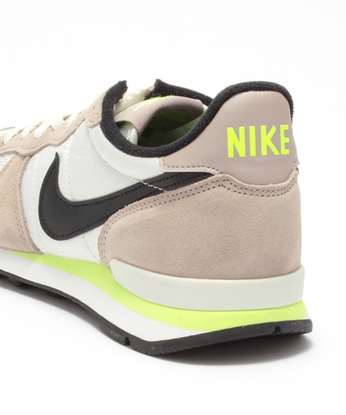 BEAMS BOY(ビームスボーイ)の「NIKE / インターナショナリスト (629684)(スニーカー・レディース・グレー/ナチュラル/ブラック・25/23.5/24.5/24)」の4枚目の写真