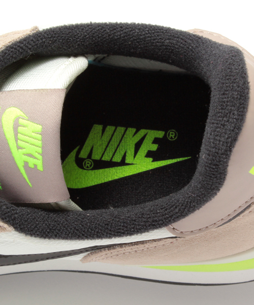 BEAMS BOY(ビームスボーイ)の「NIKE / インターナショナリスト (629684)(スニーカー・レディース・グレー/ナチュラル/ブラック・25/23.5/24.5/24)」の8枚目の写真