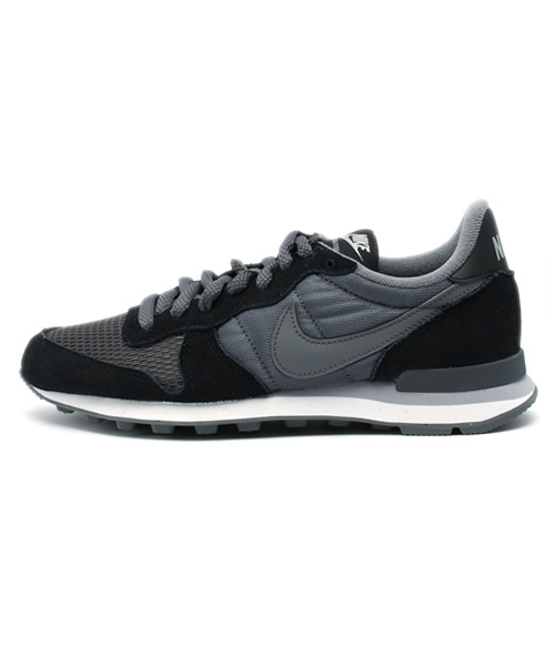 BEAMS BOY(ビームスボーイ)の「NIKE / インターナショナリスト (629684)(スニーカー・レディース・グレー/ナチュラル/ブラック・25/23.5/24.5/24)」の2枚目の写真