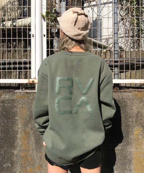 RVCA(ルーカ)の「RVCA/ルーカ ビッグシルエット ロゴスウェット BA044-025(スウェット・レディース・カモフラージュ/ホワイト/ブラック/グリーン・XS/S)」の1枚目の写真
