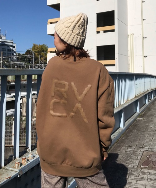 RVCA(ルーカ)の「RVCA/ルーカ ビッグシルエット ロゴスウェット BA044-025(スウェット・レディース・カモフラージュ/ホワイト/ブラック/グリーン・XS/S)」の4枚目の写真