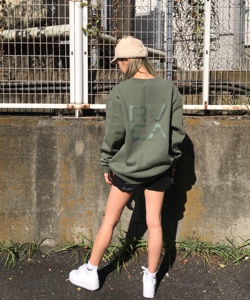 RVCA(ルーカ)の「RVCA/ルーカ ビッグシルエット ロゴスウェット BA044-025(スウェット・レディース・カモフラージュ/ホワイト/ブラック/グリーン・XS/S)」の21枚目の写真