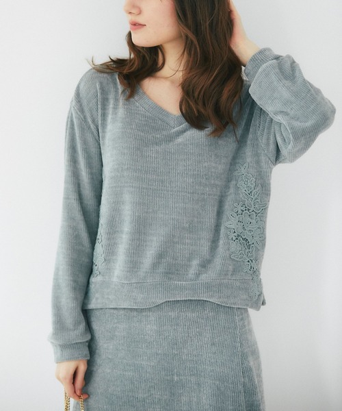 tocco closet(トッコ クローゼット)の「フラワーレース装飾Vネックトップス×フレアスカートのモールニットソーセットアップ(ワンピース・レディース・グレー系その他/ブラウン系その他・M)」の22枚目の写真