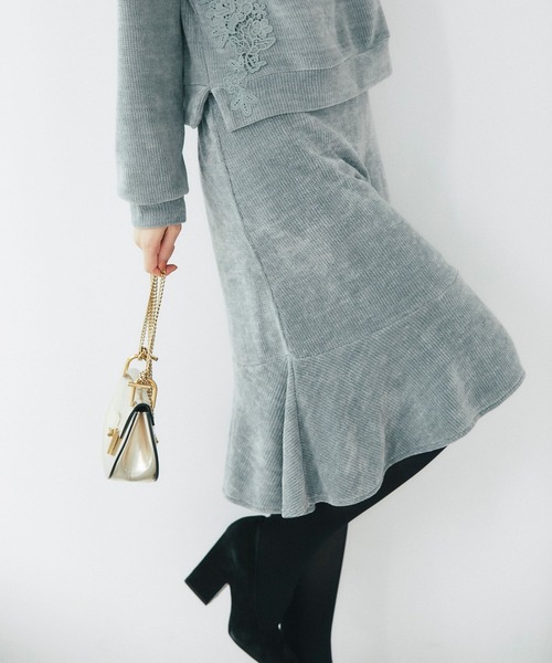 tocco closet(トッコ クローゼット)の「フラワーレース装飾Vネックトップス×フレアスカートのモールニットソーセットアップ(ワンピース・レディース・グレー系その他/ブラウン系その他・M)」の9枚目の写真