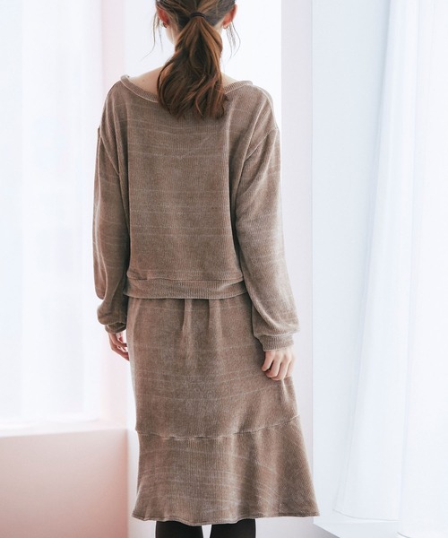 tocco closet(トッコ クローゼット)の「フラワーレース装飾Vネックトップス×フレアスカートのモールニットソーセットアップ(ワンピース・レディース・グレー系その他/ブラウン系その他・M)」の16枚目の写真