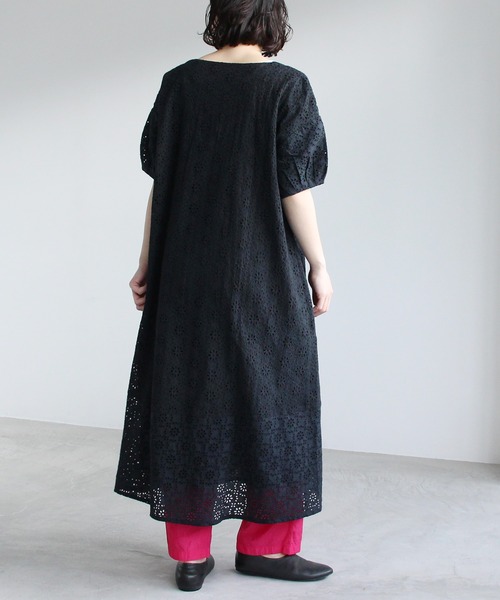 yuni（ユニ ）の「インドレース刺繍 バルーンスリーブワンピース
