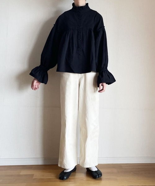 PERNA（ペルナ）の「くるみボタンフリルブラウス（シャツ/ブラウス