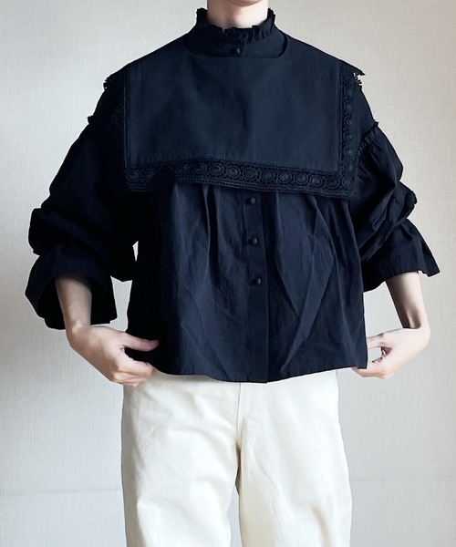 PERNA（ペルナ）の「くるみボタンフリルブラウス（シャツ/ブラウス・レディース・ホワイト/ブラック/グレー・FREE）」の12枚目の写真