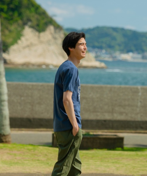 JEANS MATE（ジーンズメイト）の「【ZERO STAIN】サーフプリントＴシャツ　汗染み防止（Tシャツ/カットソー・メンズ・ホワイト/サックスブルー/その他1/その他3/レッド/その他2/ネイビー/ホワイト系その他/カーキ/ブルー/その他4/ピンク系その他/ベージュ/ブルー系その他・MEDIUM/SMALL/X-LARGE/LARGE）」の22枚目の写真
