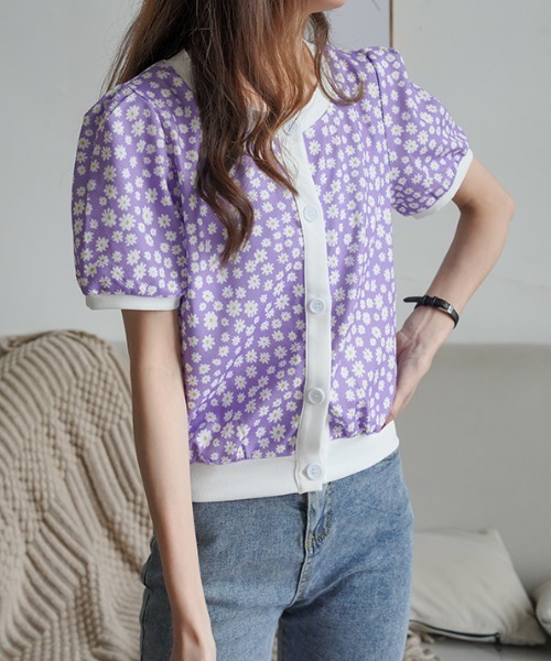 ABITOKYO（アビトーキョー）の「スタンドネック花柄ショルダーブラウス（シャツ/ブラウス・レディース・ブラック/ベージュ/ブルー/ネイビー/イエロー/グリーン/パープル/ピンク・FREE）」の6枚目の写真