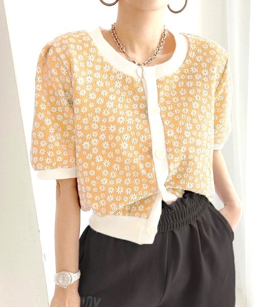 ABITOKYO（アビトーキョー）の「スタンドネック花柄ショルダーブラウス（シャツ/ブラウス・レディース・ブラック/ベージュ/ブルー/ネイビー/イエロー/グリーン/パープル/ピンク・FREE）」の7枚目の写真