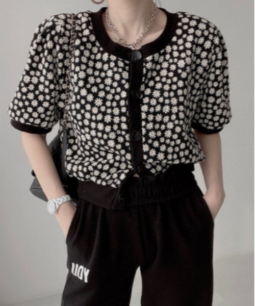 ABITOKYO（アビトーキョー）の「スタンドネック花柄ショルダーブラウス（シャツ/ブラウス・レディース・ブラック/ベージュ/ブルー/ネイビー/イエロー/グリーン/パープル/ピンク・FREE）」の16枚目の写真