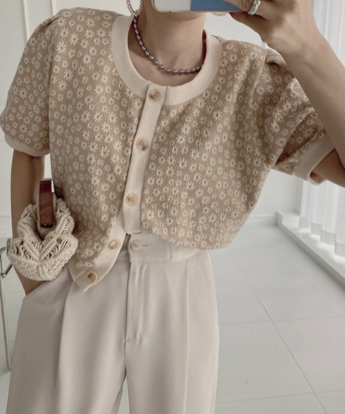 ABITOKYO（アビトーキョー）の「スタンドネック花柄ショルダーブラウス（シャツ/ブラウス・レディース・ブラック/ベージュ/ブルー/ネイビー/イエロー/グリーン/パープル/ピンク・FREE）」の21枚目の写真