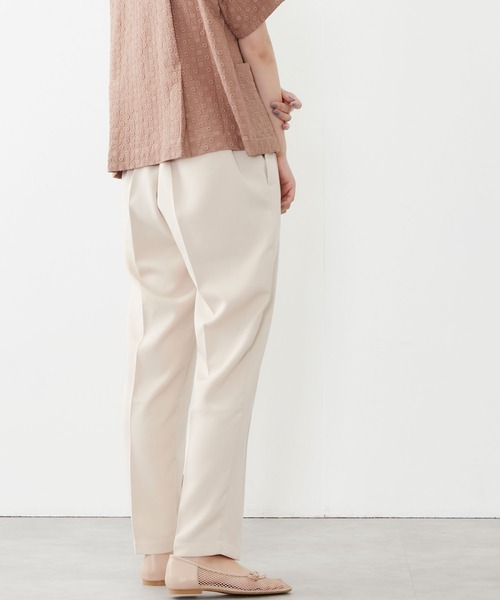 POU DOU DOU（プードゥドゥ）の「センタープレスイージーカラーパンツ（その他パンツ・レディース・ブラック/グリーン/アイボリー・3）」の16枚目の写真