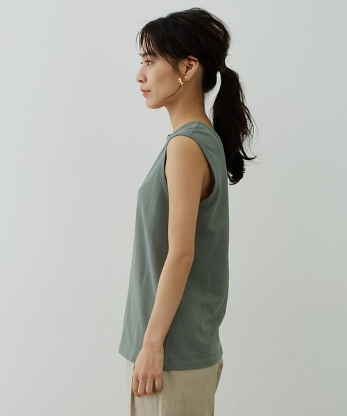 SALON adam et rope'（サロン アダム エ ロペ）の「ドライタッチ2WAYノースリーブプルオーバー（Tシャツ/カットソー・レディース・チャコールグレー/カーキ/ホワイト・FREE）」の13枚目の写真