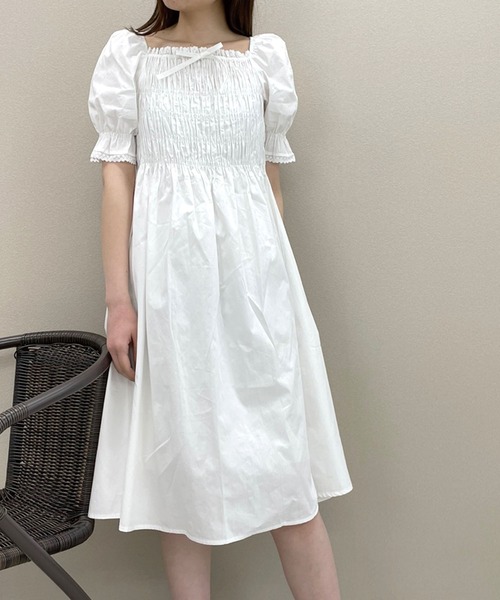 SPIGA（スピーガ）の「前リボンギャザー半袖ミディ丈ワンピース（ワンピース・レディース・ホワイト/ブラック・FREE）」の6枚目の写真