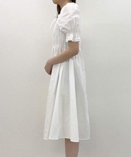 SPIGA（スピーガ）の「前リボンギャザー半袖ミディ丈ワンピース（ワンピース・レディース・ホワイト/ブラック・FREE）」の11枚目の写真