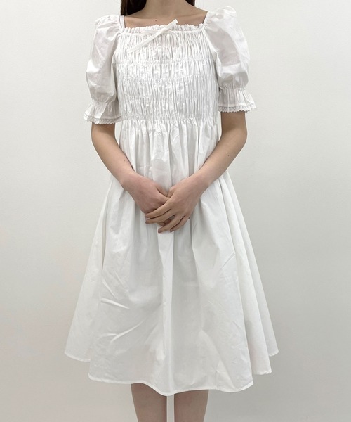 SPIGA（スピーガ）の「前リボンギャザー半袖ミディ丈ワンピース（ワンピース・レディース・ホワイト/ブラック・FREE）」の5枚目の写真