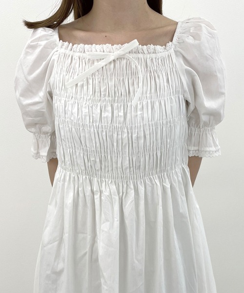 SPIGA（スピーガ）の「前リボンギャザー半袖ミディ丈ワンピース（ワンピース・レディース・ホワイト/ブラック・FREE）」の9枚目の写真