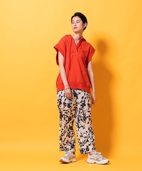 lautreamont BLEUBLANC（ロートレアモンブルーブラン）の「ボタニカルプリントストレートパンツ（その他パンツ・レディース・アイボリー/ベージュ系その他/ダークネイビー・9号）」の21枚目の写真