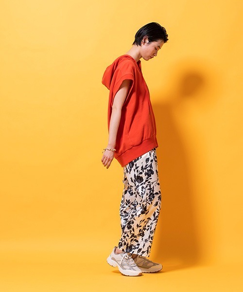 lautreamont BLEUBLANC（ロートレアモンブルーブラン）の「ボタニカルプリントストレートパンツ（その他パンツ・レディース・アイボリー/ベージュ系その他/ダークネイビー・9号）」の22枚目の写真