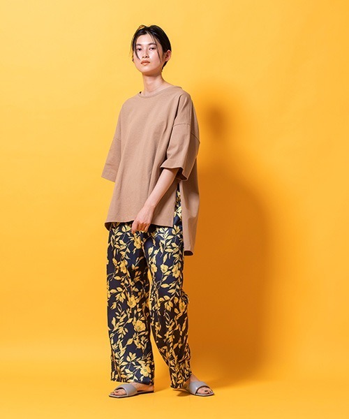 lautreamont BLEUBLANC（ロートレアモンブルーブラン）の「ボタニカルプリントストレートパンツ（その他パンツ・レディース・アイボリー/ベージュ系その他/ダークネイビー・9号）」の10枚目の写真